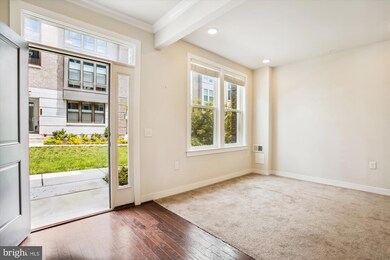 13340 Sherwood Park Ln, Herndon, VA 20171 - photo 3