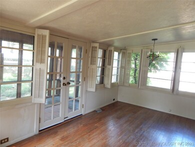 Den with Dining area