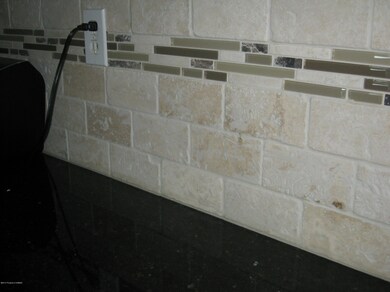 207 Robin Dr, Kingston, PA 18704 - photo 5