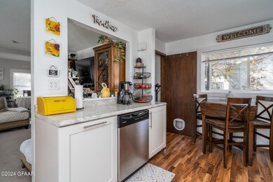 1512 8th Ave N, Grand Forks, ND 58203 - photo 6