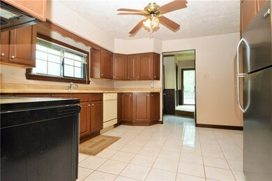 1021 Moon Run Rd, Mc Kees Rocks, PA 15136 - photo 3
