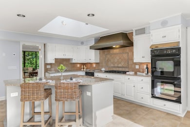 46 Oneida Dr, Greenwich, CT 06830 - photo 5