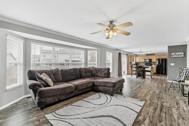 Massive Living Area, Eat-in Dining Area, and Kitch