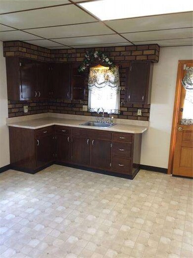 FIRST FLOOR KITCHEN