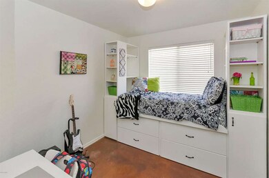 Bedroom 2 - Built-ins stay!