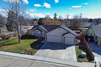 513 Seasons Ct, Nampa, ID 83686 - photo 2