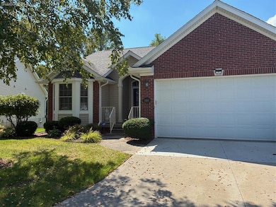 1151 Creekside Ct unit 32, Burton, MI 48509 - photo 3