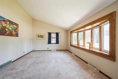 3316 Sue Ln NW, Cedar Rapids, IA 52405 - photo 5