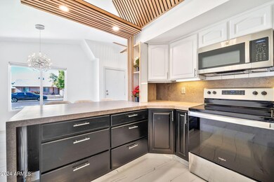 14827 N 60th Dr-12