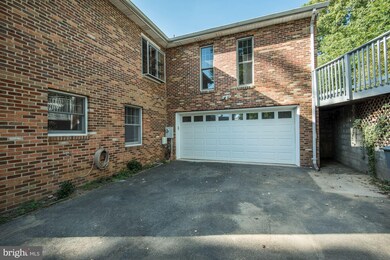 2971 Aspen Ln, Falls Church, VA 22042 - photo 2