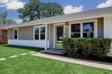 4703 Edison St, Houston, TX 77009 - photo 2