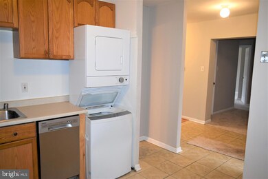 11472 Laurelwalk Dr, Laurel, MD 20708 - photo 5