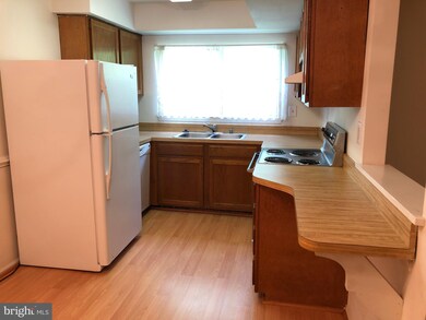 12264 Stevenson Ct, Woodbridge, VA 22192 - photo 2