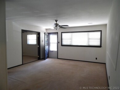 1008 E 10th St, Cushing, OK 74023 - photo 2