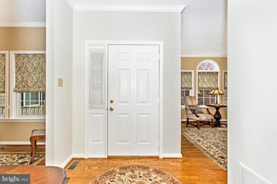 102 Crossing Pointe Ct, Frederick, MD 21702 - photo 3