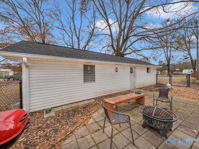 112 W Cherry St, Scottsboro, AL 35768 - photo 5