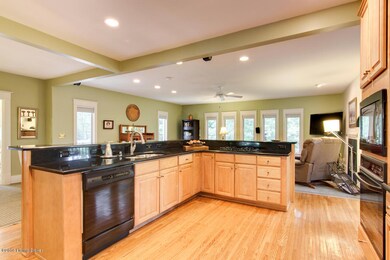 1219 Bates Ct, Louisville, KY 40204 - photo 6