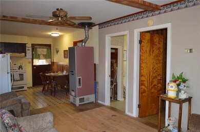 Living Room/Kitchen