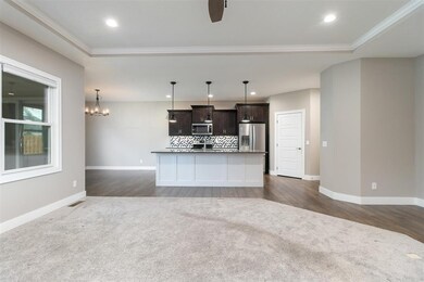 1437 W 39th St, Davenport, IA 52806 - photo 7