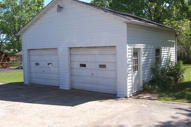 111 Sycamore Dr, Shelbyville, TN 37160 - photo 3