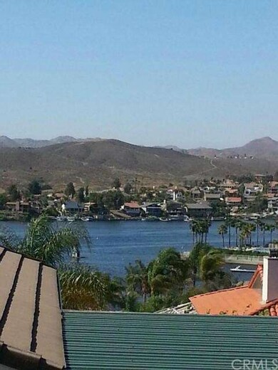 22446 Loch Lomond Dr, Canyon Lake, CA 92587 - photo 2