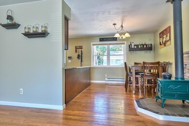 148 Sloop Rd Manahawkin NJ-large-014-Liv