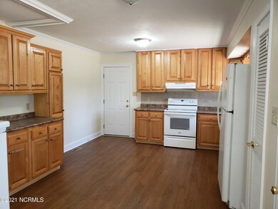 604 Oakwood Ave, Jacksonville, NC 28546 - photo 5