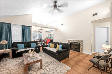 8618 Laurel Trails Dr, Houston, TX 77095 - photo 5