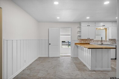 252 E Main St, van, TX 75790 - photo 7