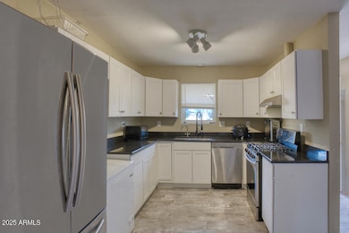 073043-864 North Avenue