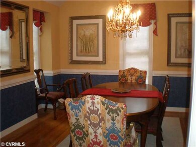 Dining Room - Elegant formal dining room crown and