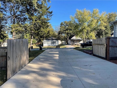 306 E Kay St, Lansing, KS 66043 - photo 7
