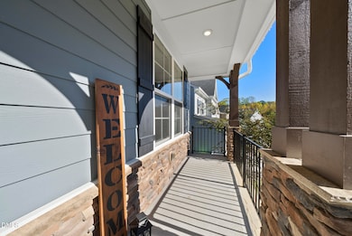 613 Pointe Grove Ln, Apex, NC 27523 - photo 3