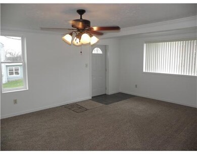Living Room. Spacious Living Room w/ Slate Entry, 