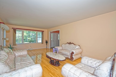 1414 Fox Hollow Rd, Schenectady, NY 12309 - photo 5