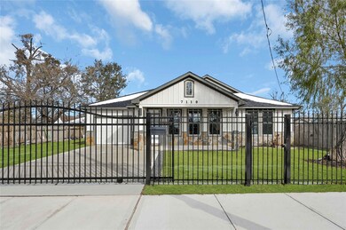 Metal rod-iron gate for security and privacy