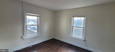 17 N Penrose St unit 2, Quakertown, PA 18951 - photo 4