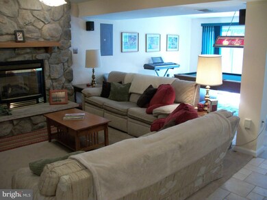 16128 Olmstead Ln, Woodbridge, VA 22191 - photo 6