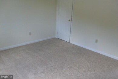 124 Freshwater Dr, Bunker Hill, WV 25413 - photo 6