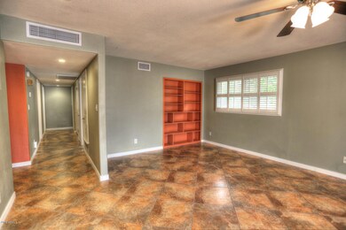 family room 4