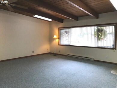 1592 Green Acres Rd, Eugene, OR 97408 - photo 7