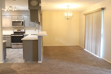 5661 Birchmont Dr unit 5, Houston, TX 77091 - photo 7