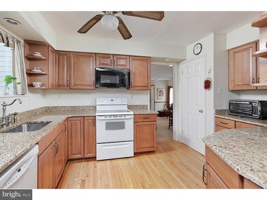 22 Colony Ct, Swedesboro, NJ 08085 - photo 5