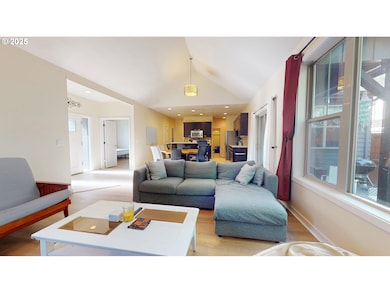 375 Mia Ln, Eugene, OR 97401 - photo 5