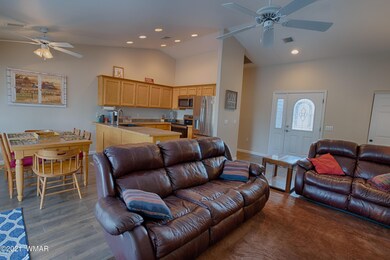 917 S Hunters Run, Show Low, AZ 85901 - photo 4