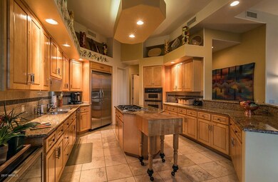 GOURMET KITCHEN