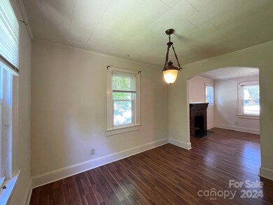 541 E Front St, Statesville, NC 28677 - photo 7