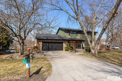 36 Oakbrook Dr, Bettendorf, IA 52722 - photo 2