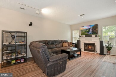 4408 Helmsford Ln unit 103, Fairfax, VA 22033 - photo 3