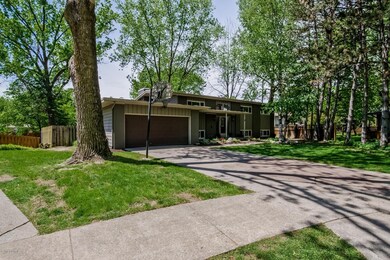 003-Front_View-1721761-medium